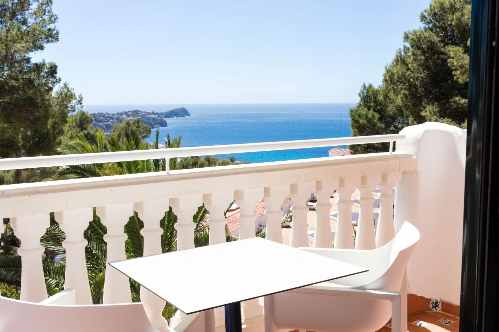 Hilton Mallorca Galatzo Peguera Exterior foto View from the hotel